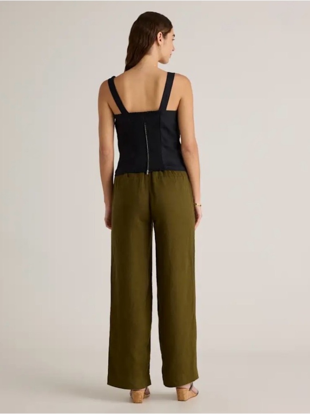 Quince European Linen Fitted Tank in Navy - Picture 9 of 9